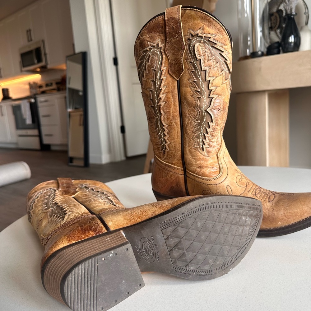 Tan Western Cowboy Boots - Picture 5 of 5